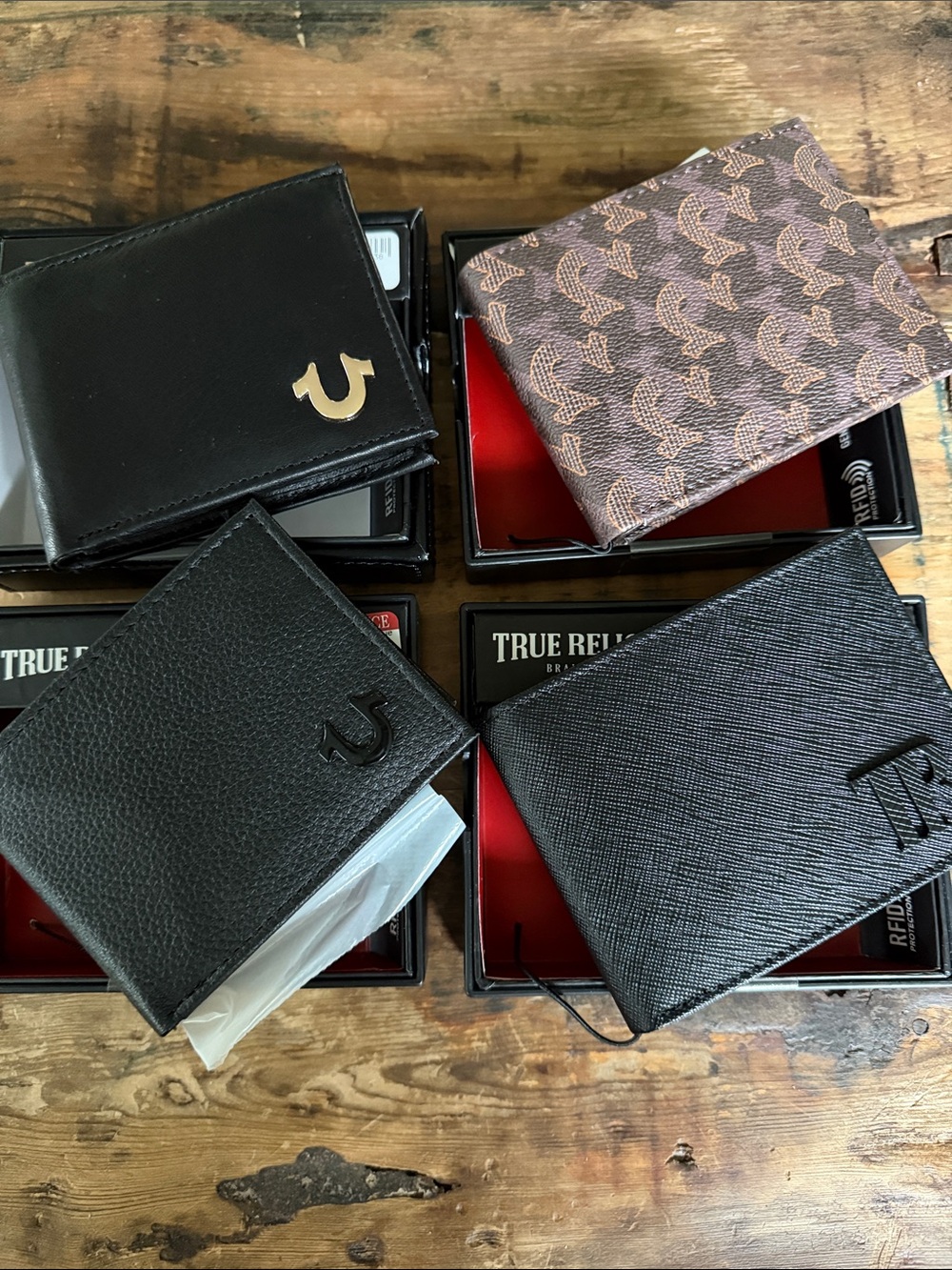 True Religion Men’s Wallets - Buyers Pick